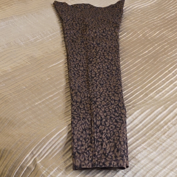 SPANX Leopard Print Leggings - Black and Gray - Picture 8 of 11